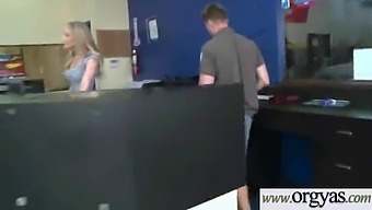 Young Amateur Girl Gets Fucked On Camera For Money In Hardcore Video