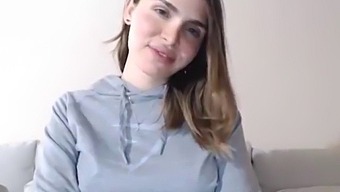 Stunning Shemale With Plump Lips - Aryll'S Passionate Encounter