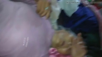 Аналната Игра На Баба Във Висока Разделителна Способност