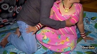 Indian Taxi Driver And Young Randi Bhabhi Engage In Sexual Activity