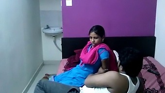 Indian Girls In A Wild 32-Minute Session