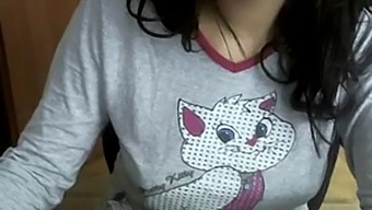 Turkish Webcam Model With A Charming Personality