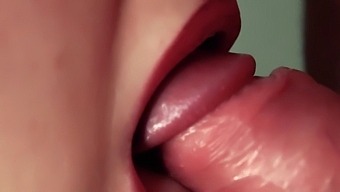 Intense Close-Up Of Teen'S Oral Skills In Homemade Video
