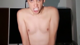 I Insert A Finger Into His Anus For Him To Pleasure Me