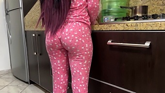 Stepdad'S Inappropriate Fixation On His 18-Year-Old Stepdaughter'S Butt