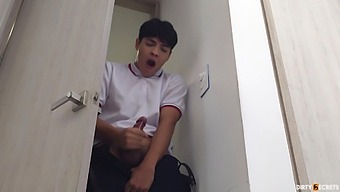 Amateur Stepson Gives Blowjob And Gets Fucked By Stepmother In Fear Of Earthquake